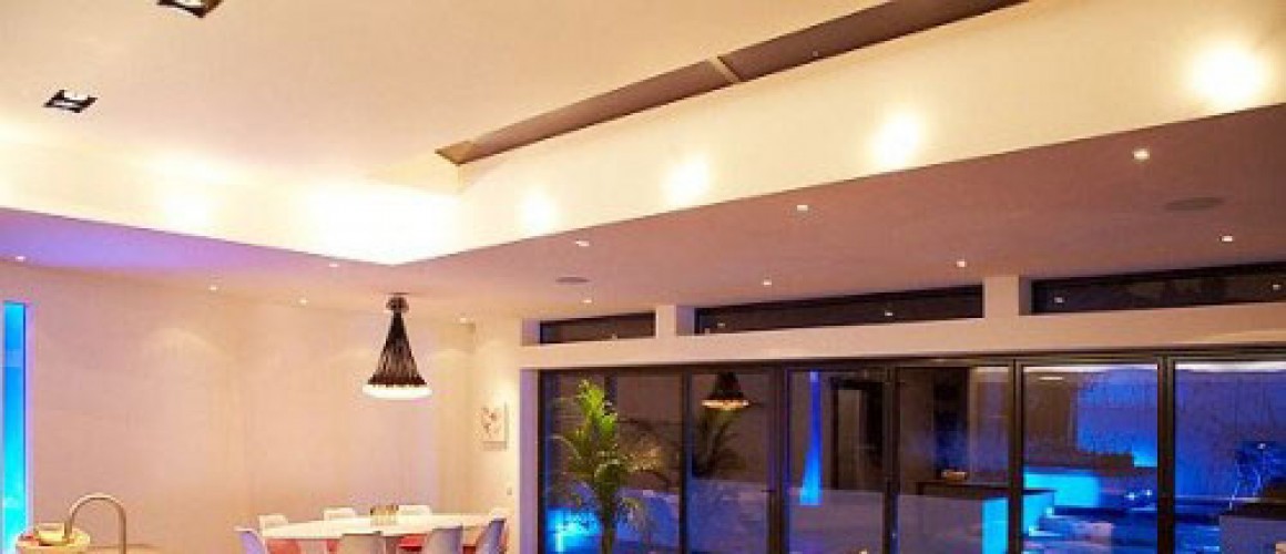 Bố trí đèn cho căn phòng bếp thêm xinh đẹp